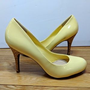 SOLD! JESSICA SIMPSON Yellow High Heel Size 9